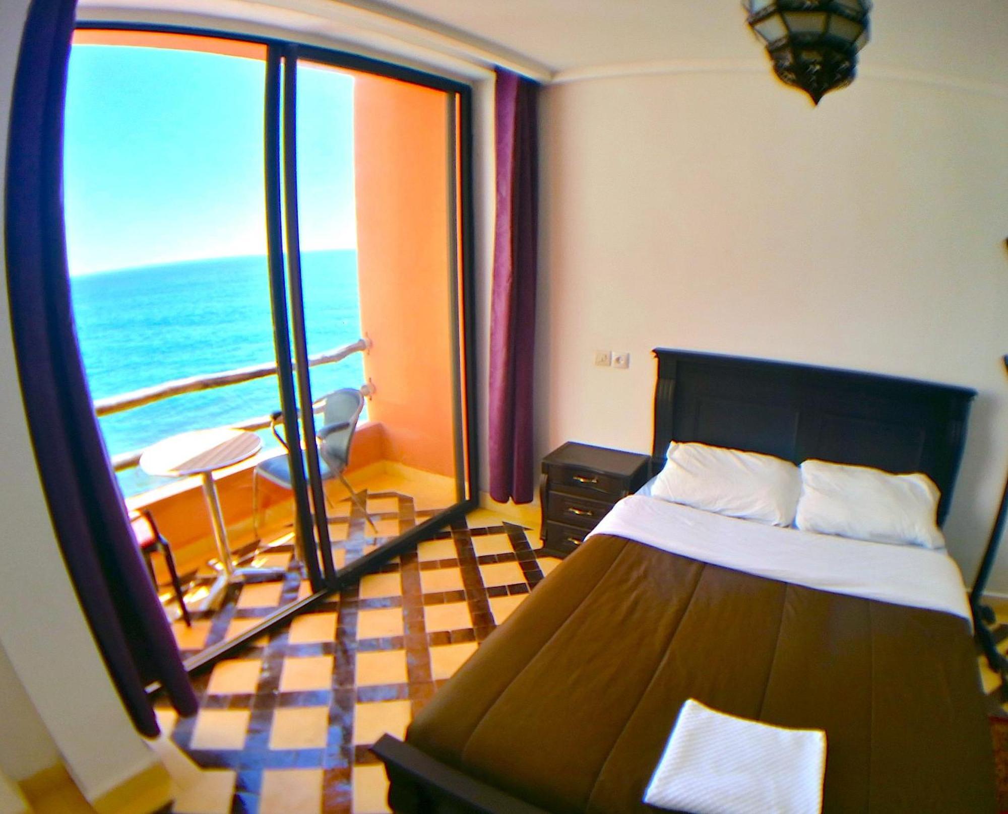 Bouad Seafront Apartments & Rooms ทากาเซาท์ ห้อง รูปภาพ
